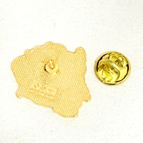 Walt Disney World Mickey Mouse Steamboat Willie Enamel Pin Collectible - Picture 4 of 4